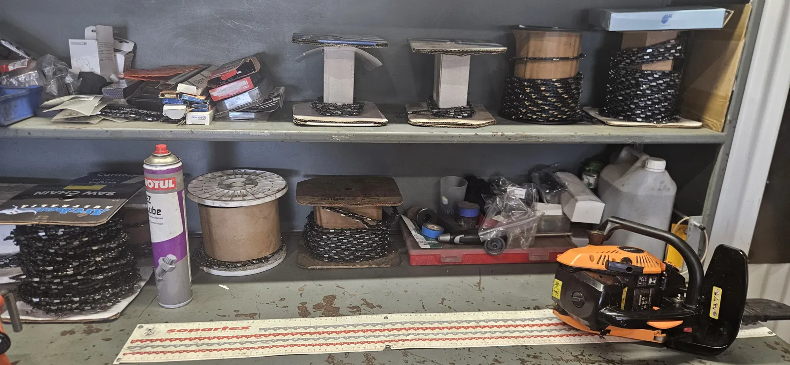 Chaînes de tronçonneuse et pièces détachées en stock